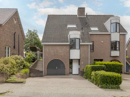 Twee-onder-één-kap te koop: Hussenbergstraat 10A, Hussenberg met Snijdersberg Geulle