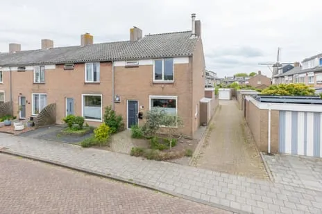 Hoekwoning te koop: Huybregt de Hasestraat 2, Magistraatwijk I Middelburg
