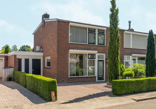 Tussenwoning te koop: Huygenslaan 33, Schrijvershoek Zevenaar