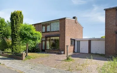 Tussenwoning te koop: Huygenslaan 41, Schrijvershoek Zevenaar