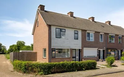 Corner house for sale: Huygensstraat 44, Sint-Annaland Sint-Annaland
