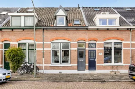 Tussenwoning te koop: Huygensstraat 9, Dordrecht