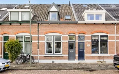 Terraced house for sale: Huygensstraat 9, Jacob Catsstraat en omgeving Dordrecht