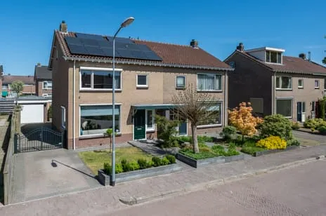 Twee-onder-één-kap te koop: Huygensstraat 9, Putten-Zuid-Oost Putten