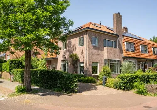 Hoekwoning te koop: Hyacintenlaan 12, Schrijverskwartier Hilversum