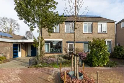 Twee-onder-één-kap te koop: Hyacintenveld 14, Tuinwijk Bergen Op Zoom