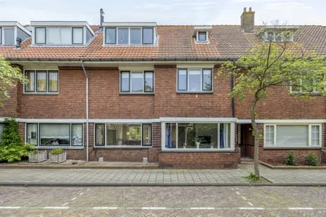 Tussenwoning te koop: Hyacinthstraat 4, Groot Deijleroord en Ter Weer Wassenaar