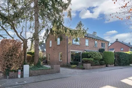 Twee-onder-één-kap te koop: Händellaan 13, Sijsjesberg Huizen