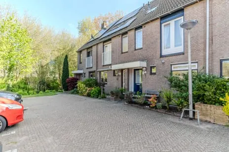 Tussenwoning te koop: Hélder Câmarastraat 27, Latijns Amerikabuurt Delft