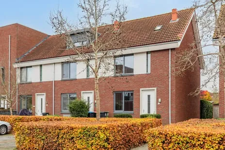 Twee-onder-één-kap te koop: Hélène Swarthstraat 8, De Meerendonk 'S-Hertogenbosch