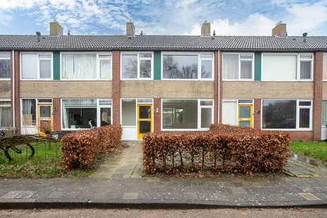 Tussenwoning te koop: Ida van Tiarastrjitte 10, Kimswerd Kimswerd