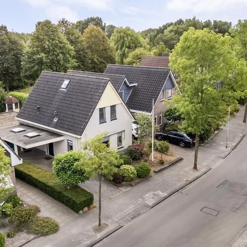 Vrijstaande woning te koop: Idzerdastins 85, Leeuwarden