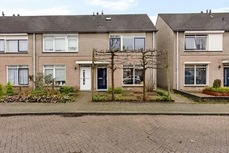 Hoekwoning te koop: Iep 24, Salderes Best