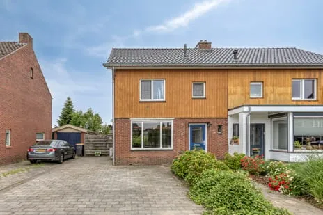 Twee-onder-één-kap te koop: Iependijk 6, Dr. Schaepmanbuurt Goor
