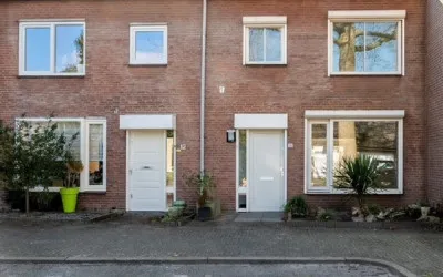 Tussenwoning te koop: Iepengaard 10, Bomen Goirle