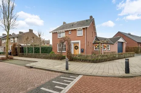 Vrijstaande woning te koop: Iepenlaan 11, Kern Maasniel Roermond