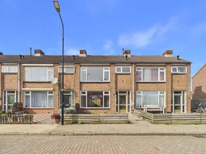 Tussenwoning te koop: Iepenlaan 11, Terneuzen