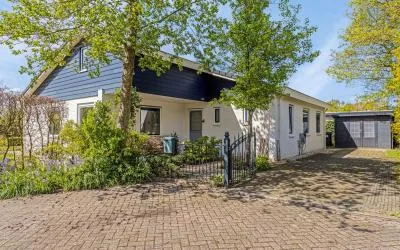Vrijstaande woning te koop: Iepenlaan 18, Recreatiegebied Kamperland Kamperland