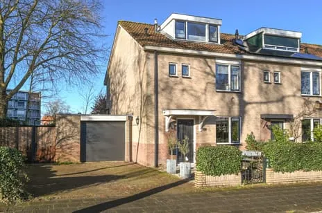 Hoekwoning te koop: Iepenlaan 198, Kom van Bieghel Bussum