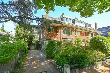 Corner house for sale: Iepenlaan 62, Bloemendaal Bloemendaal