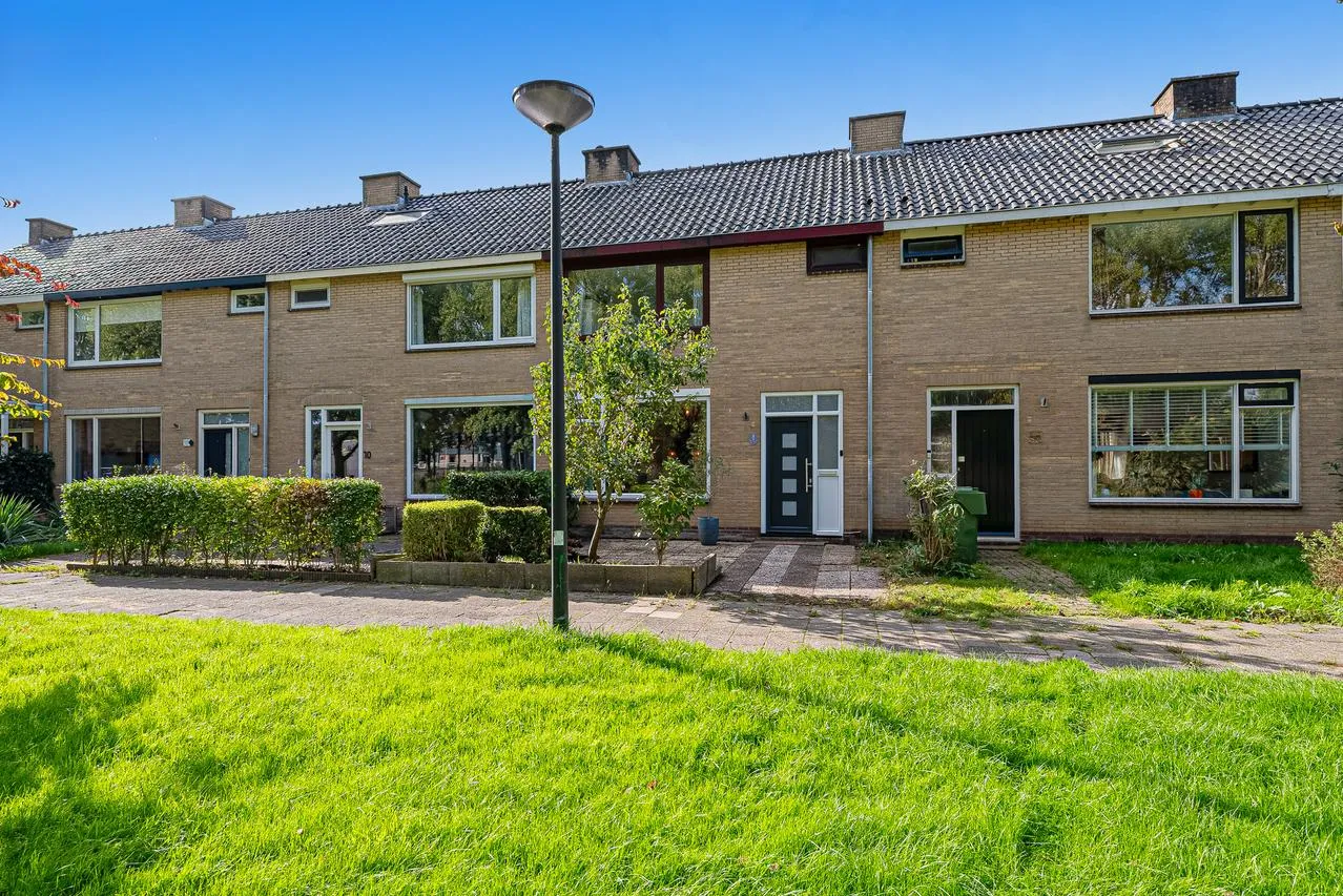 Tussenwoning te koop: Iepenlaan 8, Heerhugowaard