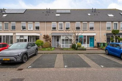Tussenwoning te koop: Igor Strawinskystraat 29, Rooswijk Noord Zaandijk