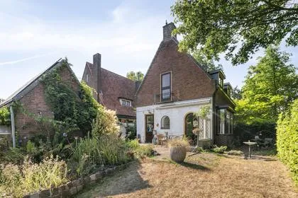 Vrijstaande woning te koop: IJsbaanstraat 12, Helleraetplein en omgeving Zutphen