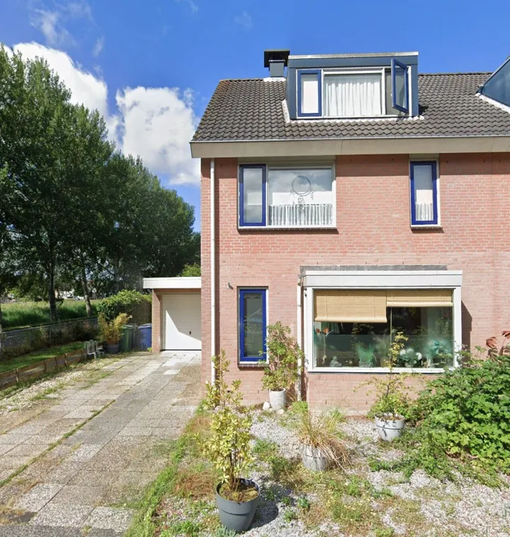 Twee-onder-één-kap te huur: IJsbeerpad 16, Faunabuurt Noord Almere