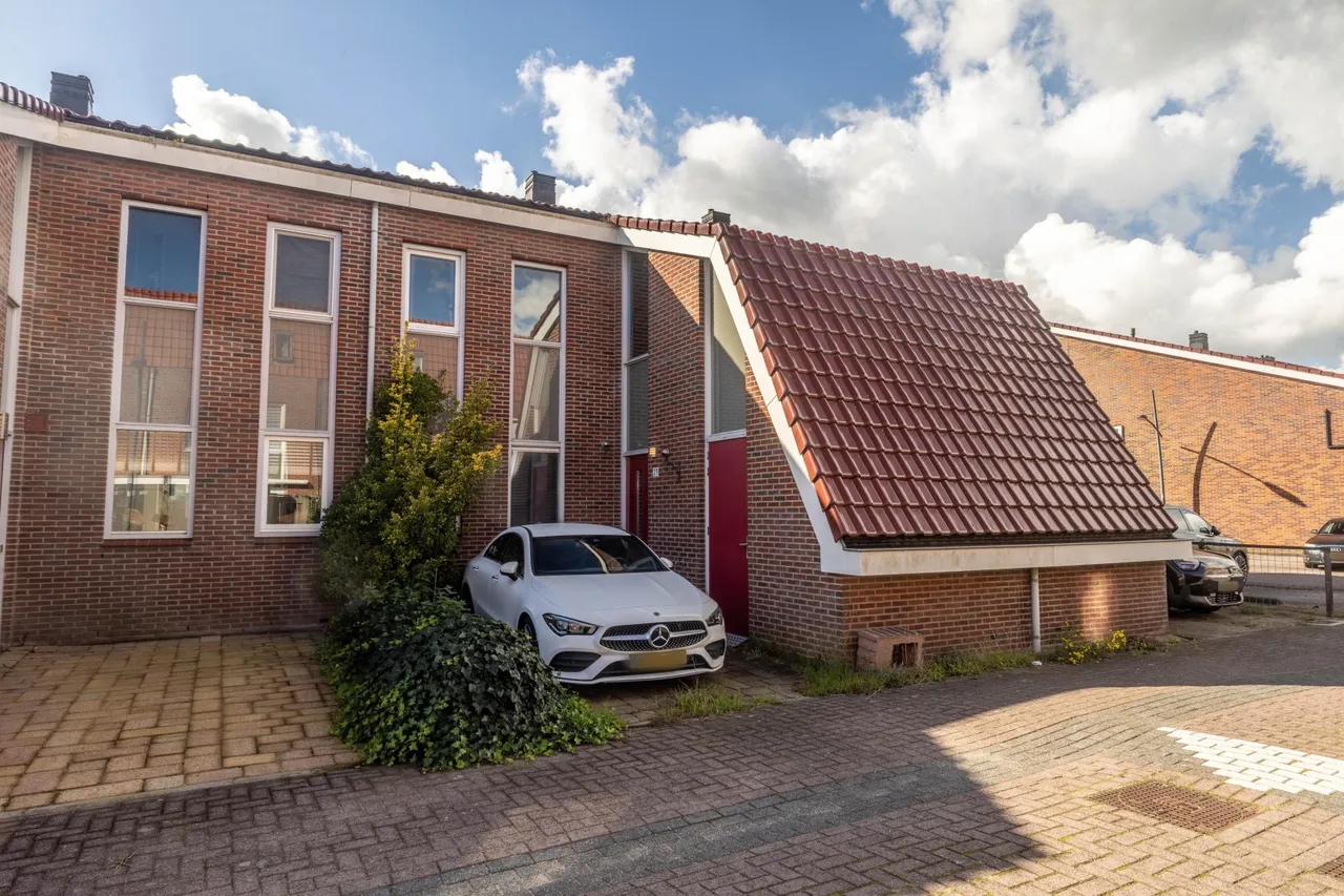 Tussenwoning te koop: IJsbloem 23, Assendelft