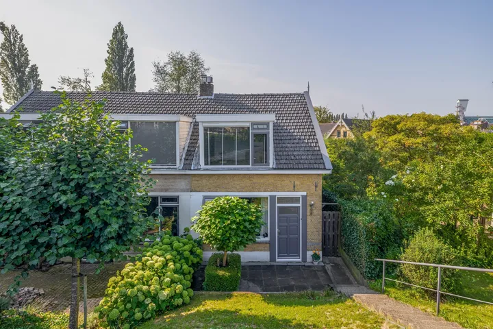 Twee-onder-één-kap te koop: IJsseldijk 336, Krimpen Aan Den Ijssel