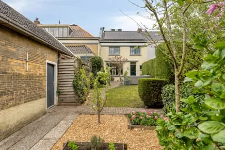 Tussenwoning te koop: IJsseldijk-Noord 255, Verspr. huizen Ouderkerk Noord Ouderkerk Aan Den Ijssel