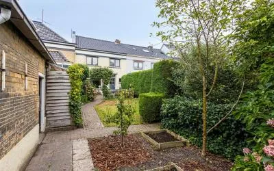 Tussenwoning te koop: IJsseldijk-Noord 255, Verspr. huizen Ouderkerk Noord Ouderkerk Aan Den Ijssel