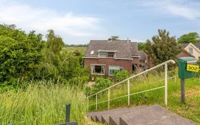 Twee-onder-één-kap te koop: IJsseldijk-Noord 302, Verspr. huizen Ouderkerk Noord Ouderkerk Aan Den Ijssel