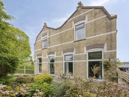 Twee-onder-één-kap te koop: IJsseldijk-Noord 321, Verspr. huizen Ouderkerk Noord Ouderkerk Aan Den Ijssel