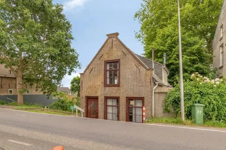 Vrijstaande woning te koop: IJsseldijk-West 33, Ouderkerk aan den IJssel Ouderkerk Aan Den Ijssel