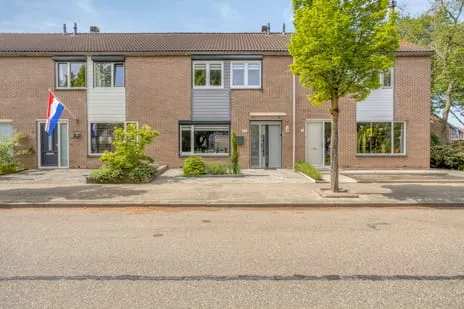 Tussenwoning te koop: IJsselmeerlaan 67, Emmeloord-de Zuidert Emmeloord
