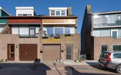 Hoekwoning te koop: IJsselmeerweg 82, Havenbuurt en Kerkbuurt Marken