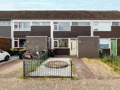 Tussenwoning te koop: Ijsselstraat 19, Schoonenburg Oost-Souburg