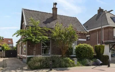 Twee-onder-één-kap te koop: IJsselstraat 23, Velp-Zuid beneden spoorlijn Velp
