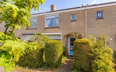 Tussenwoning te koop: IJsselstraat 25, Rivierenbuurt Ijmuiden