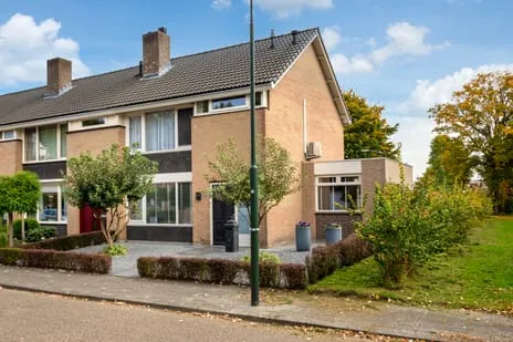 Hoekwoning te koop: IJsselstraat 28, Leest Veghel
