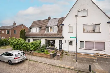 Tussenwoning te koop: IJsselstraat 57B, Velp-Zuid beneden spoorlijn Velp (Ge)