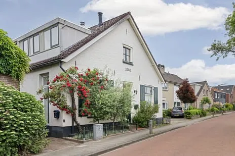 Twee-onder-één-kap te koop: IJsselstraat 62, Velp-Zuid beneden spoorlijn Velp (Ge)