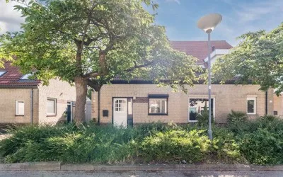 Twee-onder-één-kap te koop: IJsselstraat 63, Brouwhuis-West Helmond