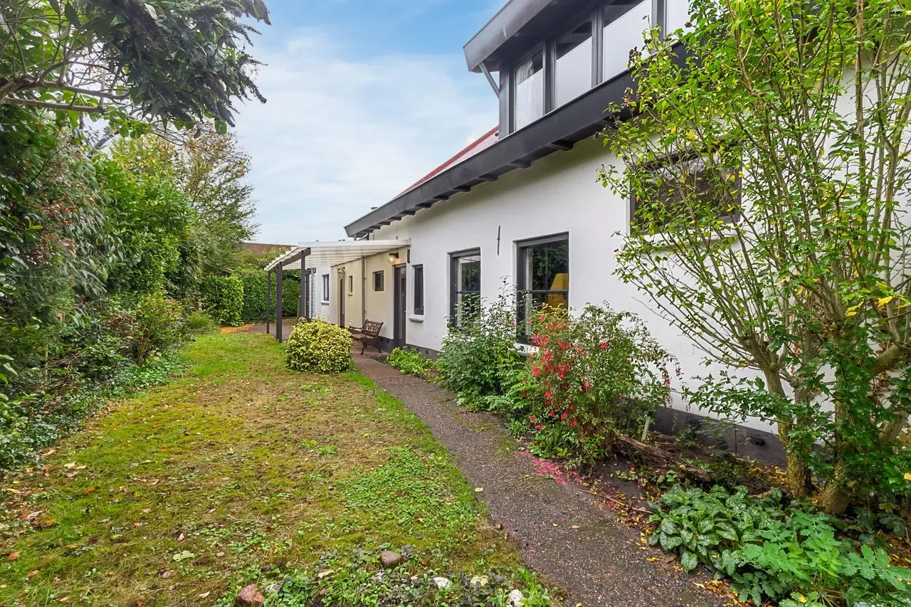 Twee-onder-één-kap te koop: IJsselstraat 93, Velp