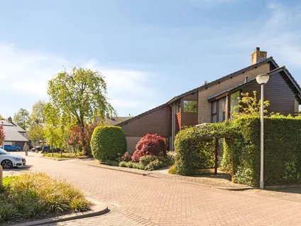 Twee-onder-één-kap te koop: IJsselwaard 11, Waardenbuurt Capelle Aan Den Ijssel