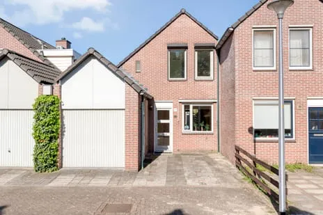 Tussenwoning te koop: IJsvogelvlinder 21, Schellerlanden Zwolle