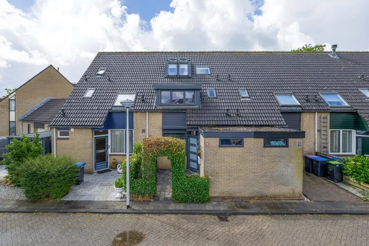 Tussenwoning te koop: IJzertijdkreek 17, Kreken Spijkenisse