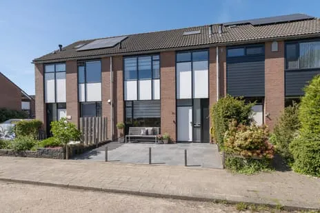 Tussenwoning te koop: Illegaliteitsweg 32, Rustenburg-Noord Amersfoort