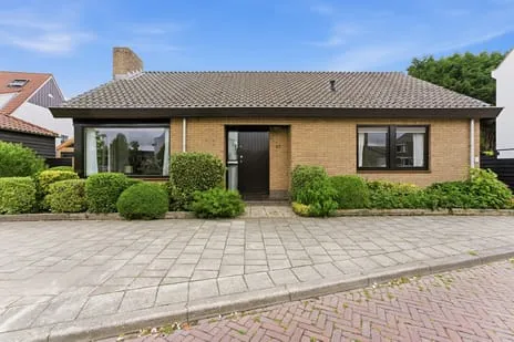 Vrijstaande woning te koop: In 't Veldstraat 10, 's-Gravendeel Woonkern 'S-Gravendeel